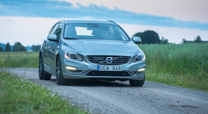 Volvo V60 D2 Momentum Eco Powershift Volvo V60 D2 Momentum Eco Powershift