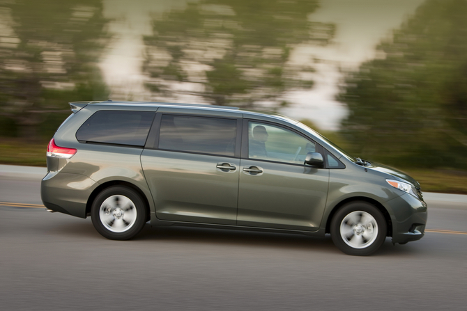 Toyota Sienna LE FWD V6 Toyota Sienna LE FWD V6