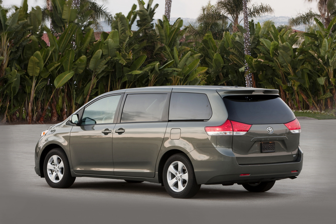 Toyota Sienna LE FWD V6 Toyota Sienna LE FWD V6