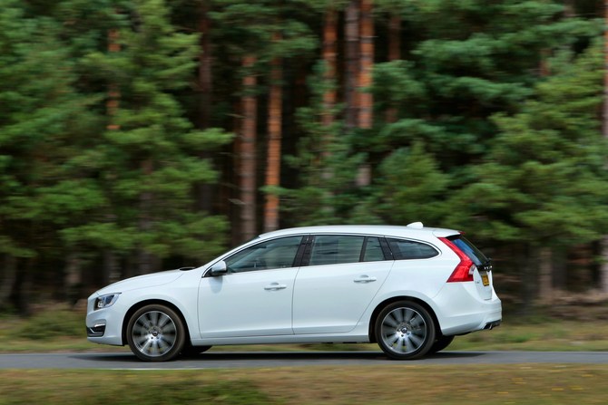 Volvo V60 D4 Momentum S/S Geartronic Volvo V60 D4 Momentum S/S Geartronic