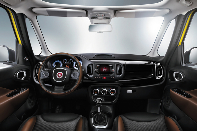 Fiat 500L Trekking 1.3 Multijet II Fiat 500L Trekking 1.3 Multijet II