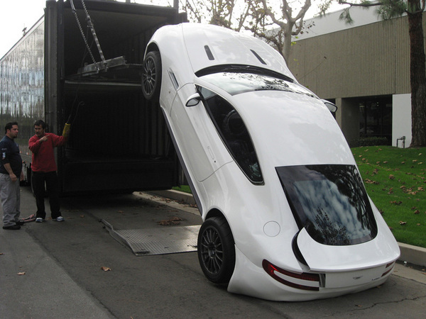 How (not) to load an Aston Martin How (not) to load an Aston Martin