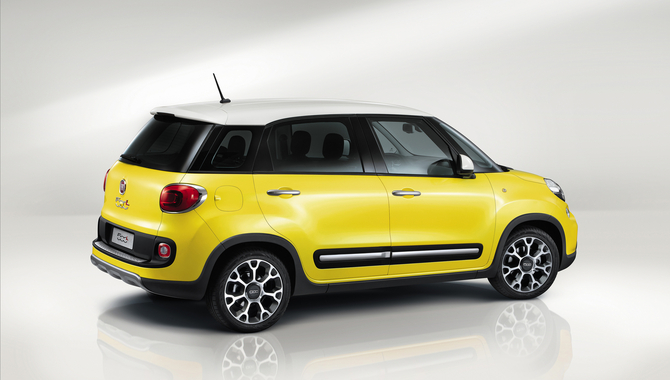 Fiat 500L Trekking 1.3 Multijet II Fiat 500L Trekking 1.3 Multijet II