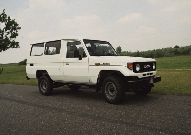Toyota Landcruiser 70 LX Toyota Landcruiser 70 LX