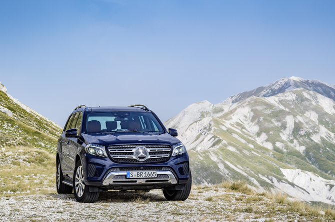 In terms of design the highlight is the new grille included a large three-pointed sta In terms of design the highlight is the new grille included a large three-pointed sta