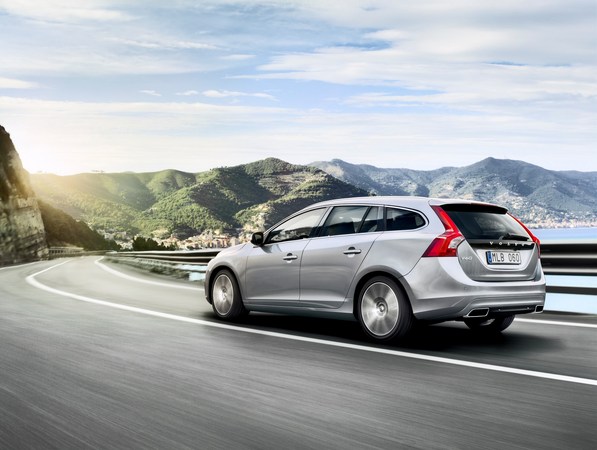 Volvo V60 D5 Momentum Geartronic Volvo V60 D5 Momentum Geartronic