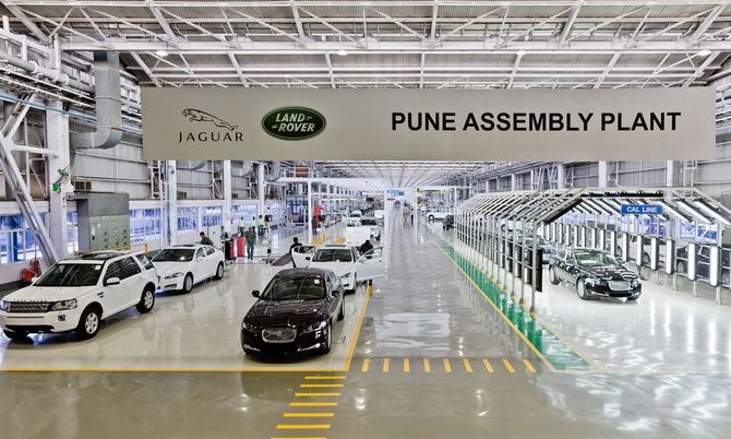 A fábrica Jaguar Land Rover em Pune produz o XF e o Freelander A fábrica Jaguar Land Rover em Pune produz o XF e o Freelander