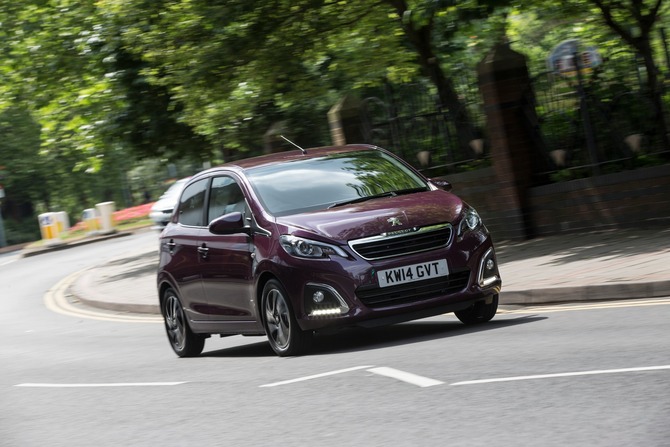 Peugeot 108 Allure 1.2 Pure Tech Peugeot 108 Allure 1.2 Pure Tech