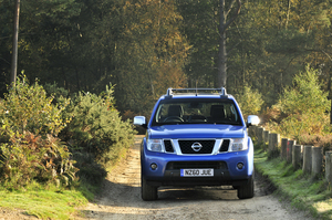 Nissan Navara 2.5 dCi 190hp 4x4 King Cab SE