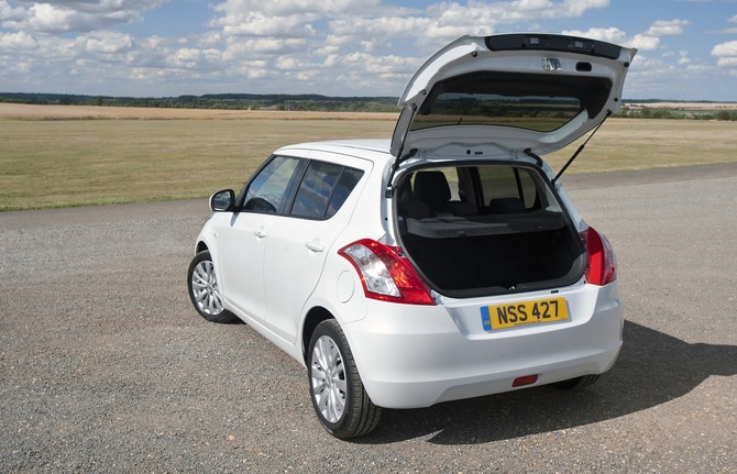 Suzuki Swift 1.2 VVT GLX 4AT Suzuki Swift 1.2 VVT GLX 4AT