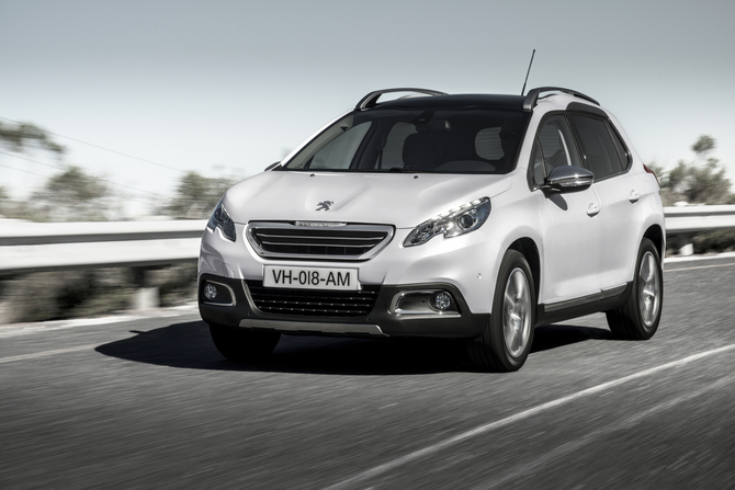 Peugeot 2008 Allure 1.2 Pure Tech Peugeot 2008 Allure 1.2 Pure Tech