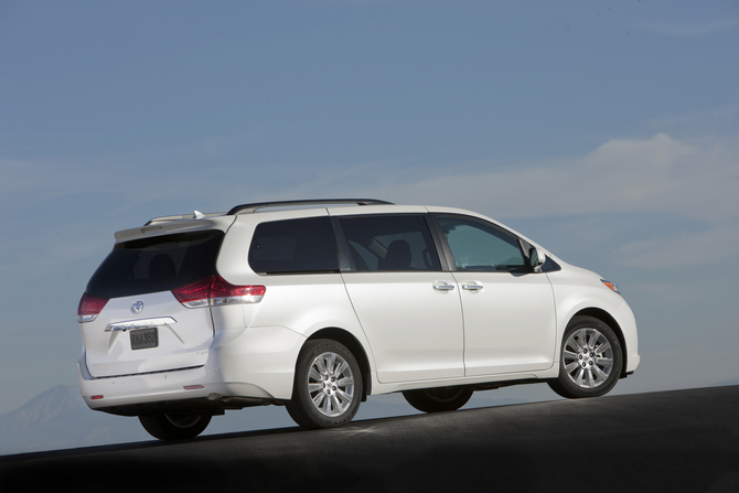 Toyota Sienna Limited AWD V6 Toyota Sienna Limited AWD V6