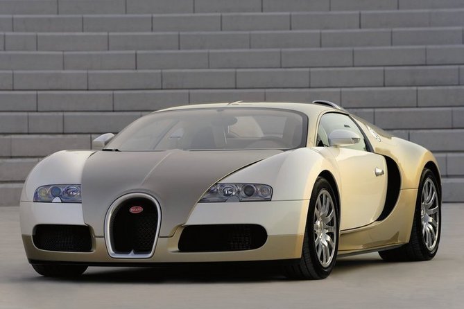 Desde a introdução do modelo a Bugatti aumentou poucas vezes a potência do Veyron Desde a introdução do modelo a Bugatti aumentou poucas vezes a potência do Veyron