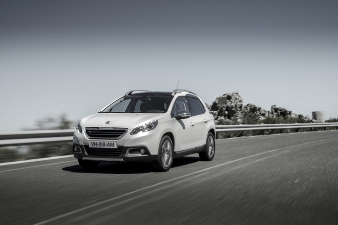 Peugeot 2008 Style 1.2 PureTech Peugeot 2008 Style 1.2 PureTech