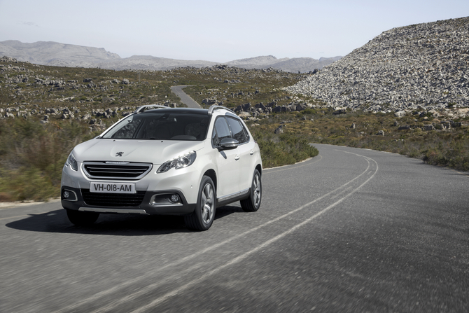 Peugeot 2008 Style 1.6 BlueHDi Peugeot 2008 Style 1.6 BlueHDi