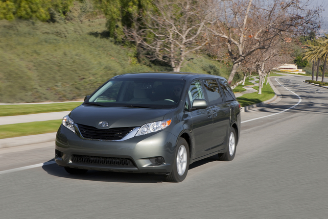 Toyota Sienna LE FWD I4 Toyota Sienna LE FWD I4