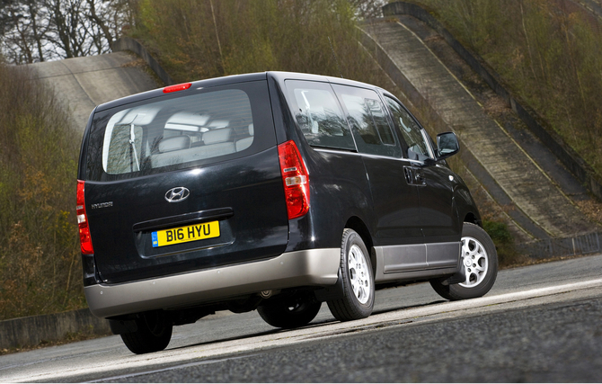Hyundai i800 2.5 CRDi Style Hyundai i800 2.5 CRDi Style