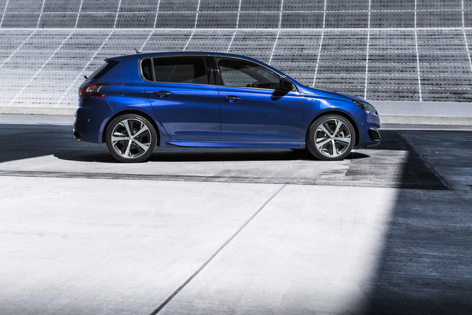 Peugeot 308 1.6 THP Peugeot 308 1.6 THP