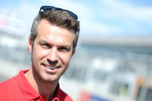 O piloto Tiago Monteiro é uma das figuras mediáticas que dá a cara pela campanha