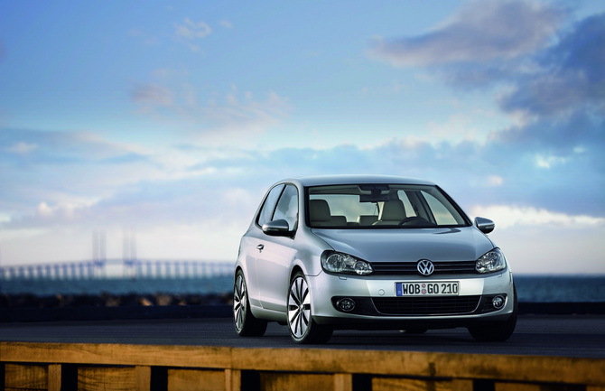 Volkswagen Golf VI 1.6l TDI 105cv DPF Highline Volkswagen Golf VI 1.6l TDI 105cv DPF Highline