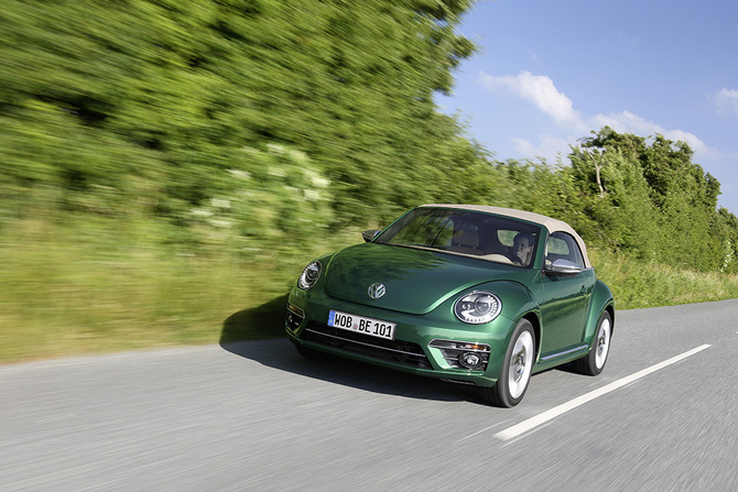 Volkswagen Beetle Cabrio 2.0 TDI DSG R-Line Volkswagen Beetle Cabrio 2.0 TDI DSG R-Line