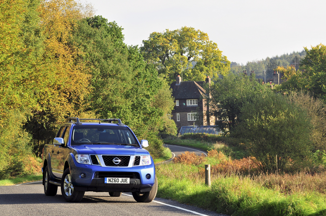 Nissan Navara 2.5 dCi 190hp 4x4 Double Cab SE Nissan Navara 2.5 dCi 190hp 4x4 Double Cab SE