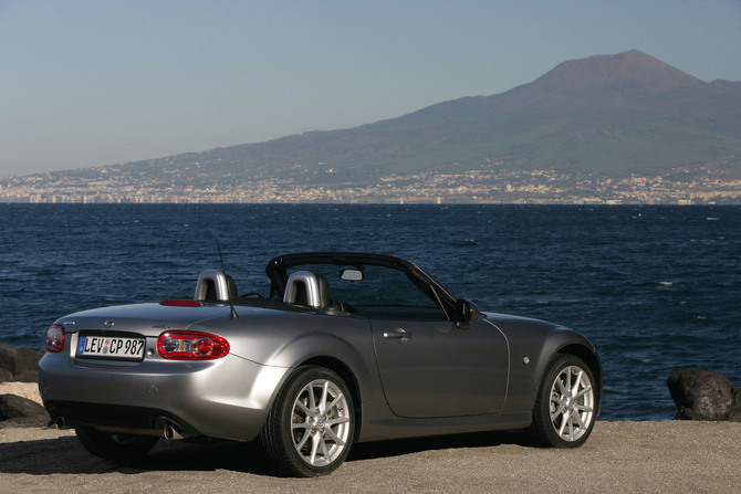 Mazda MX-5 Grand Touring Mazda MX-5 Grand Touring