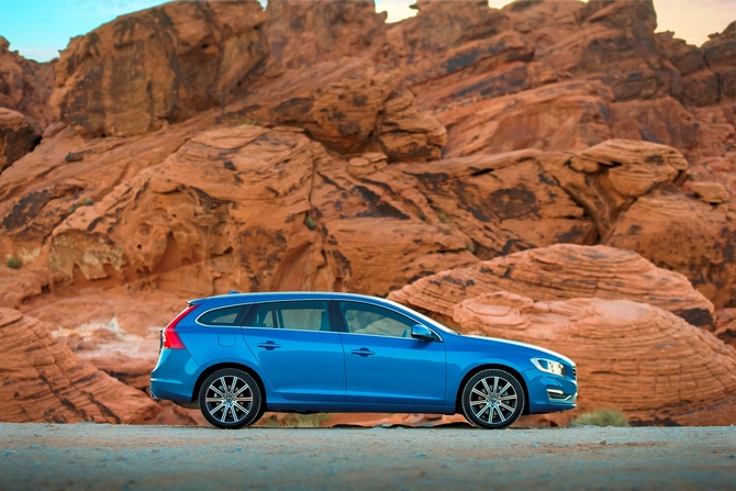 Volvo V60 D2 Kinetic DRIVe Volvo V60 D2 Kinetic DRIVe