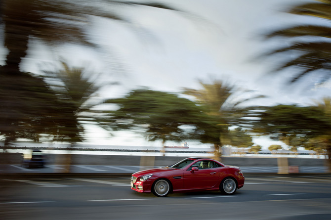 Mercedes-Benz SLK 250 BlueEFFICIENCY AT Mercedes-Benz SLK 250 BlueEFFICIENCY AT