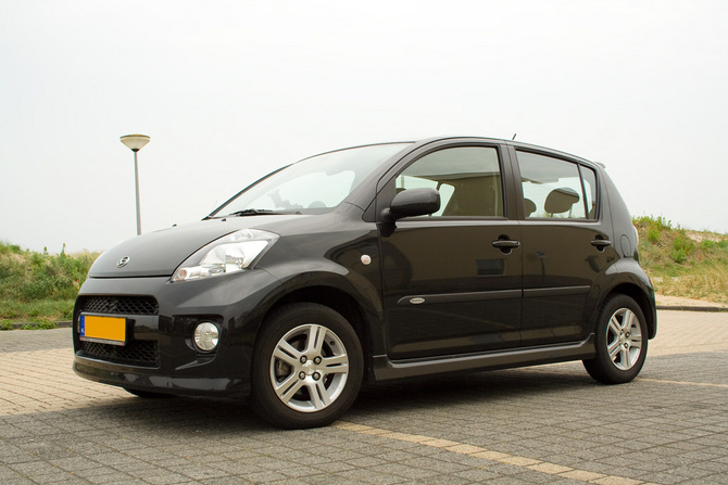 Daihatsu Sirion 1.0 Daihatsu Sirion 1.0