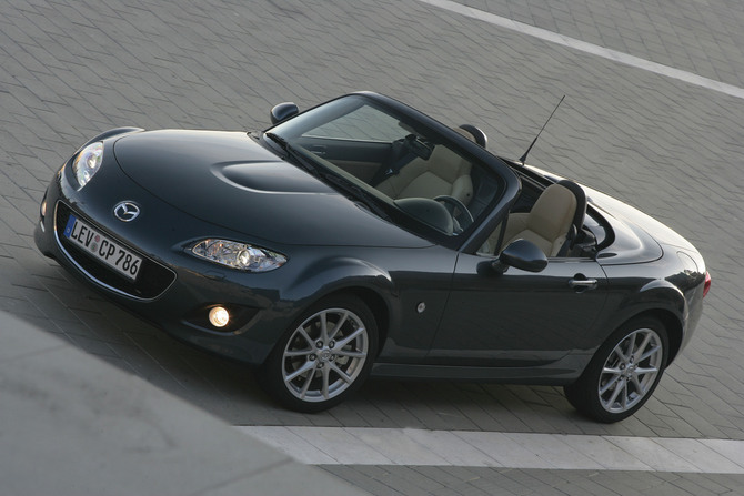 Mazda MX-5 2.0 Roadster Coupé Automatic Mazda MX-5 2.0 Roadster Coupé Automatic