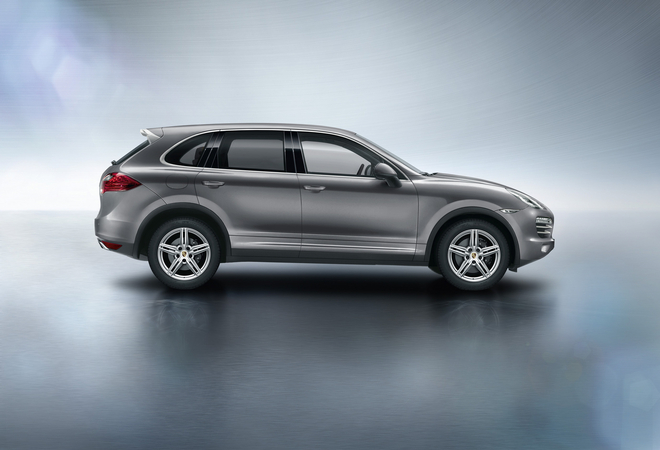 A edição mais luxuosa recebe a cor exclusiva Platinum Silver (prateada) A edição mais luxuosa recebe a cor exclusiva Platinum Silver (prateada)