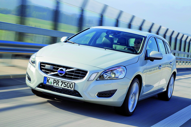 Volvo V60 D5 Kinetic Geartronic Volvo V60 D5 Kinetic Geartronic