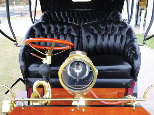 REO Two-Cylinder Five-Passenger Detachable Tonneau REO Two-Cylinder Five-Passenger Detachable Tonneau