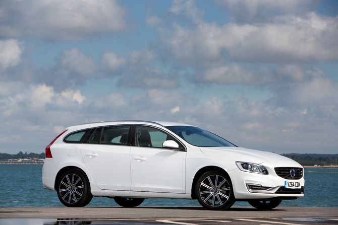 Volvo V60 D2 Summum Geartronic Volvo V60 D2 Summum Geartronic