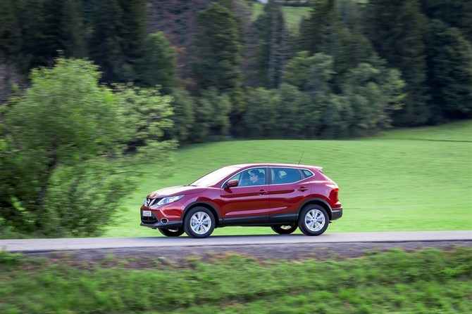 Nissan Qashqai 1.2 DIG-T XTRONIC N-Connecta Nissan Qashqai 1.2 DIG-T XTRONIC N-Connecta