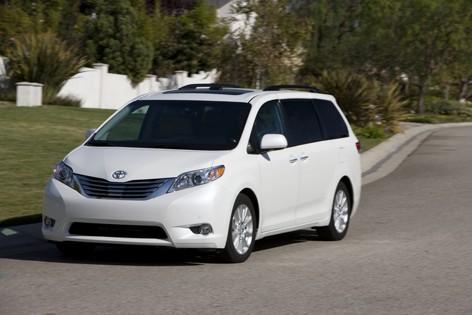 Toyota Sienna FWD V6 Toyota Sienna FWD V6