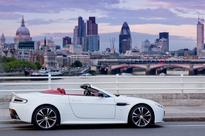 Aston Martin V12 Vantage Roadster Aston Martin V12 Vantage Roadster