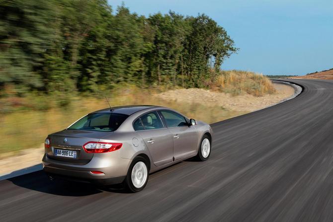 Renault Fluence 1.6 16V 105 Automatic Renault Fluence 1.6 16V 105 Automatic