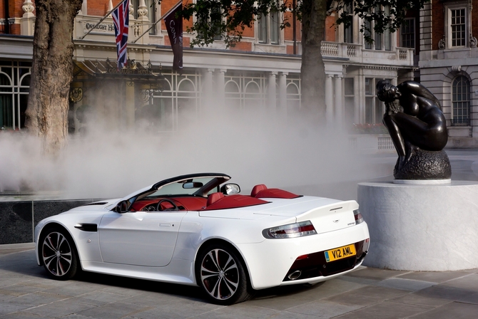 Aston Martin V12 Vantage Roadster Aston Martin V12 Vantage Roadster