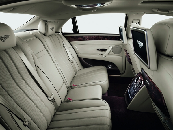 Le somptueux intérieur de la nouvelle Flying Spur inclut 600 nouvelles pièces Le somptueux intérieur de la nouvelle Flying Spur inclut 600 nouvelles pièces