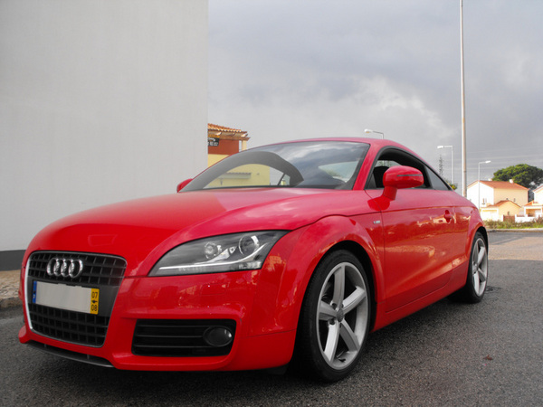 Audi TT Coupe 2.0 TFSI S tronic Audi TT Coupe 2.0 TFSI S tronic