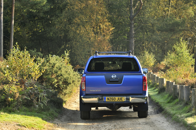 Nissan Navara 2.5 dCi 190hp 4x4 Double Cab XE Nissan Navara 2.5 dCi 190hp 4x4 Double Cab XE