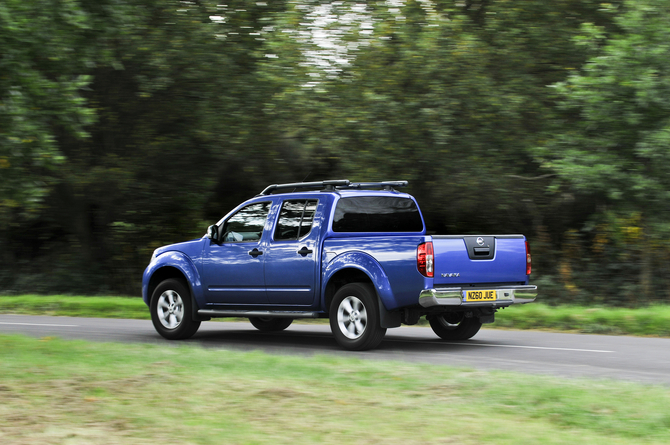 Nissan Navara 2.5 dCi 190hp 4x4 Double Cab XE Nissan Navara 2.5 dCi 190hp 4x4 Double Cab XE