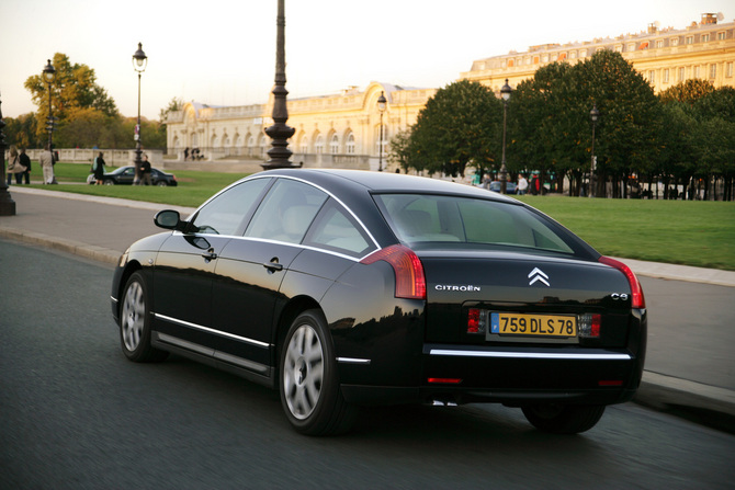 Citroën C6 2.2HDi Exclusive Citroën C6 2.2HDi Exclusive