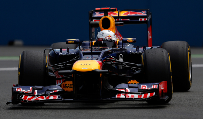 Vettel conquista pole position em Valência Vettel conquista pole position em Valência