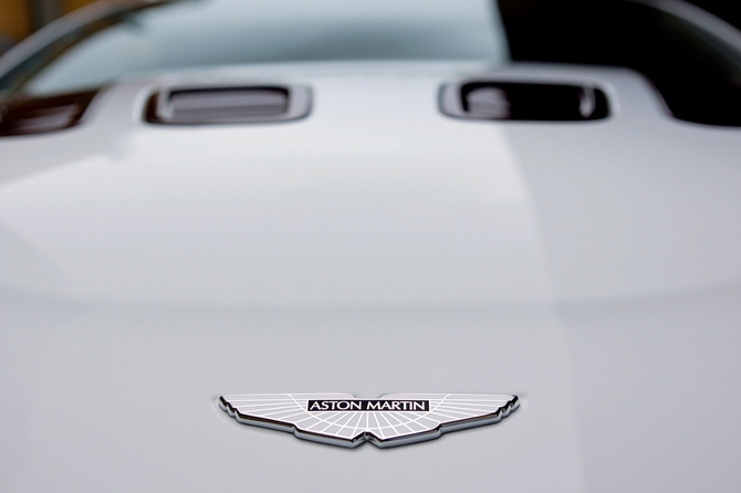 Aston Martin V12 Vantage Roadster Aston Martin V12 Vantage Roadster
