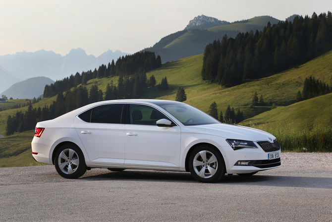 Skoda Superb 1.6 TDI Style GreenLine Skoda Superb 1.6 TDI Style GreenLine