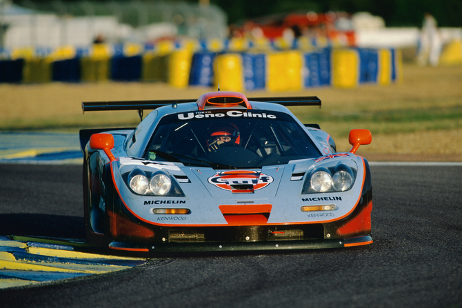 Uma versão F1 GTR com pintura Gulf também estará disponível Uma versão F1 GTR com pintura Gulf também estará disponível