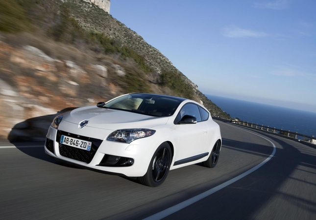 Renault Laguna Coupé 2.0 dCi FAP Monaco GP 4Control Renault Laguna Coupé 2.0 dCi FAP Monaco GP 4Control
